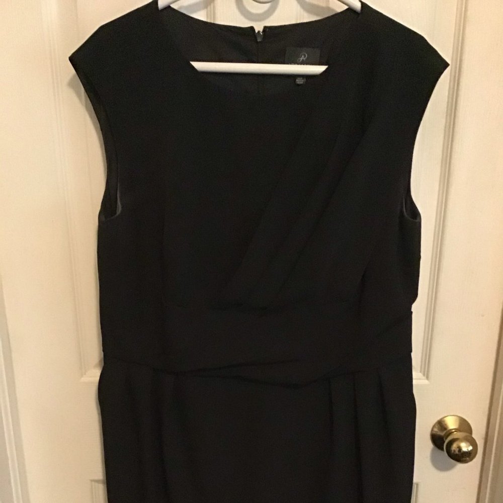 ADRIANNA PAPELL BLACK DRESS 14W. POCKETS